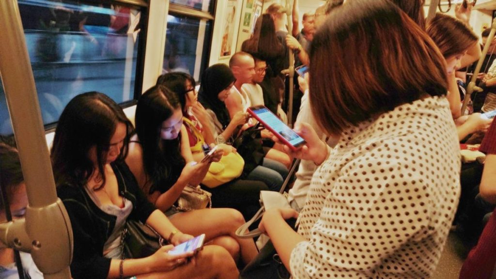 Thai smartphone users